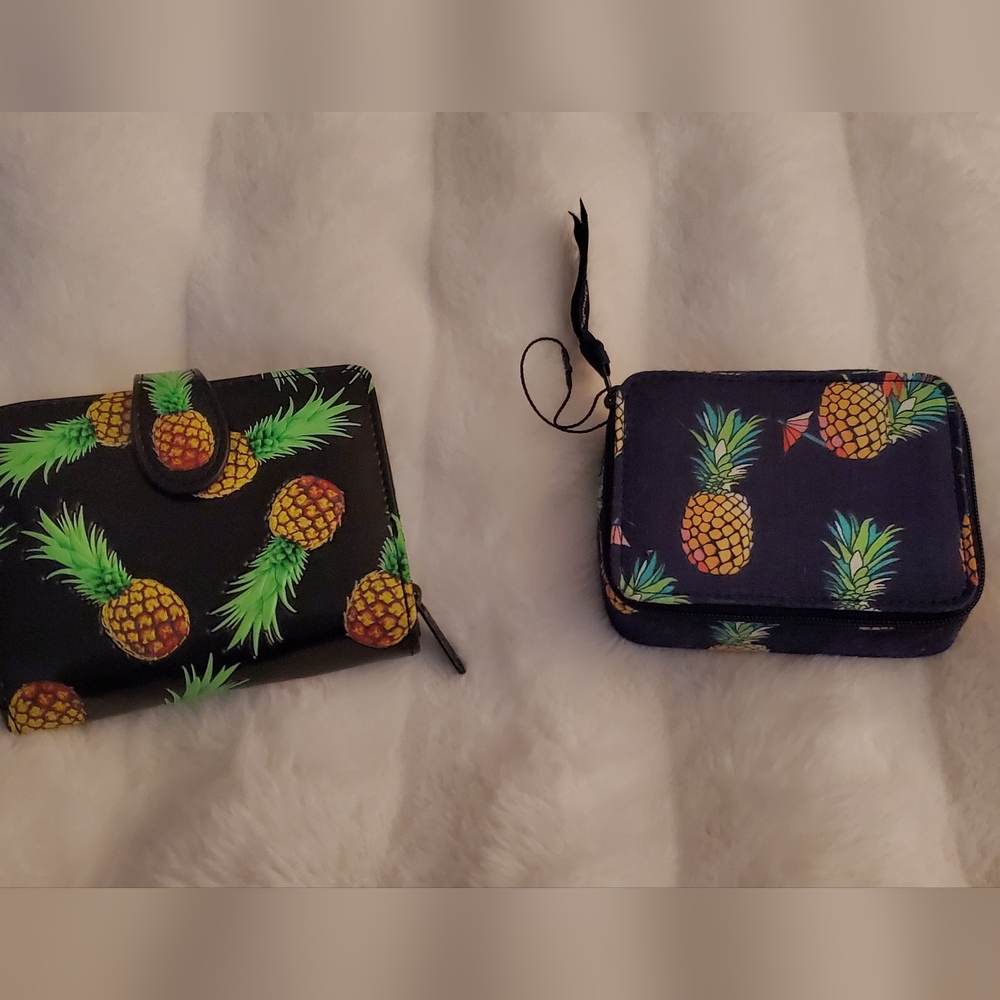 Pineapple Wallet &  Pineapple travel pill case